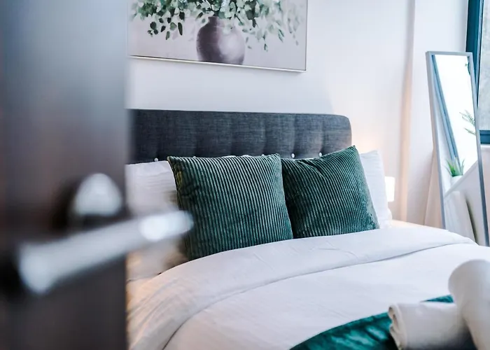 New! Stylish 2-Bed Apartment In Manchester By 53 Degrees Property - Amazing Location, Ideal For Small Groups - Sleeps 4!